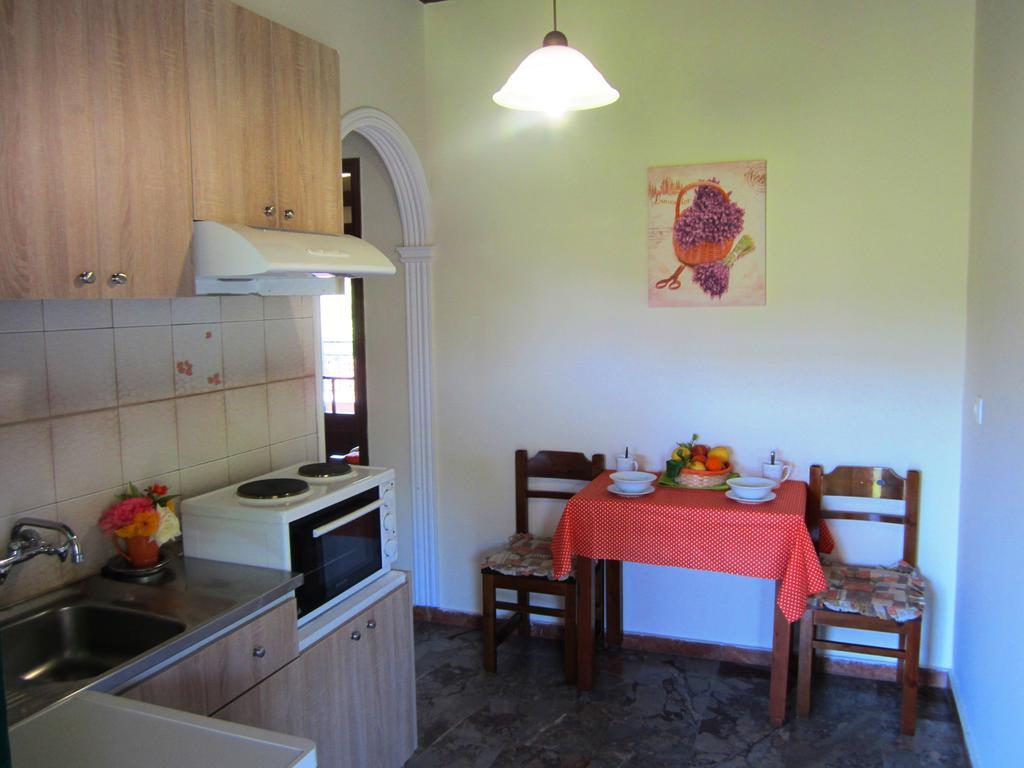 Varvara Studios & Apartments I Peroulades  Rom bilde